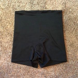Spanx Shapewear Black Shorts Size Medium
